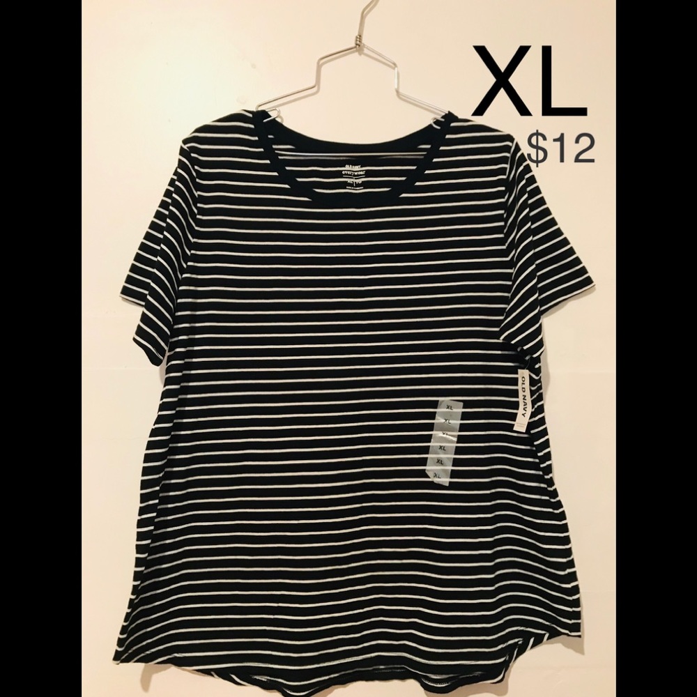 Old navy black and white striped t shirt
